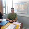 Her yaştan dil seviyesine bakmaksızın ders veren; staj eğitimini Avrupa’da tamamlamış İngilizce öğretmeni