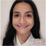 Profesora de ciencias naturales para alumnos