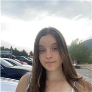 Hola, me llamo Alba y doy clases a alumnos de primaria y ESO.