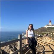 Offro lezioni private a bambini delle scuole elementari e medie, adattandole alle esigenze individuali di ognuno.