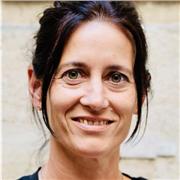 Je suis professeur des écoles et préparatrice mentale.