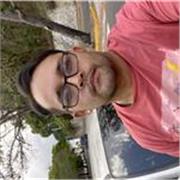 Profesor de matemáticas básicas con capacidad y facilidad de comunicación y enseñanzas para mejorar el entendimiento de esta clase