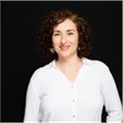 Especialista en Marketing Digital, Social Media, Comunicación Persuasiva (Copywriting) y Branding con 10 años de experiencia