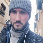 Insegnante di storia dell'arte e disegno artistico nelle scuole medie e superiori. Insegnante di pittura, artista, laureato all'accademia di belle arti di Napoli, da anni insegno a Verona