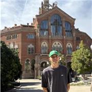 Profesor con más de 4 años de experiencia dando tutorías personalizadas a estudiantes de todas las edades
