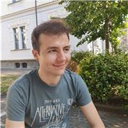 Studente dà lezioni di italiano per stranieri di madrelingua inglese, francese o tedesca