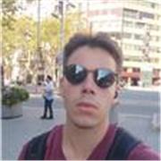 Profesor con conocimientos básicos de primaria y secundaria