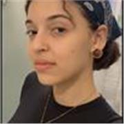 Professora particular de Língua Portuguesa para aulas online com foco em adolescentes e crianças