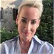 Friendly nutrition coach helping adults build healthier, sustainable eating habits with confidence.