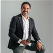 Profesional de la comunicación, publicidad y marketing, Licenciado en Publicidad y Relaciones Públicas, socio de la Agencia Saguar