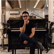 Profesor de guitarra y piano con más de 10 años de experiencia enseñando a niños de 7 años en adelante, adolescentes y adultos