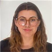 Estudiante de Bellas Artes apta para todos niveles