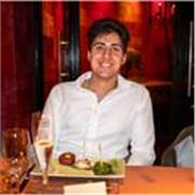 High-achieving History student helping GCSE and A-Level students excel in exams.