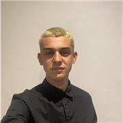 Me llamo Luca y me define mi entusiasmo y pasión por enseñar. Estoy aquí para inspirar y motivar a otros a aprender.