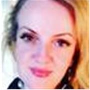 Laureata come pianista e cantante, con ampia esperienza nell'insegnamento sia da privato che nelle istituzioni musi