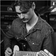 Guitariste professionnel donne cours de guitares, tous niveaux