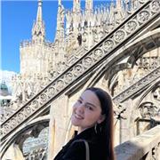 Profesora de pedagogía apta para todas las edades, sobre todo primaria