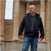 English teacher with 19 years experience of teaching adults in Madrid, offers classes online or in Barajas for summer 2025