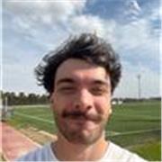 estudiante de ingeniería aeroespacial, clases para nivel inicial y secundario