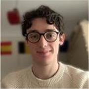 Étudiant en double cursus INSA–Sciences Po - cours de mathématiques et physique-chimie du collège au lycée