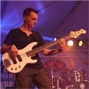 Docente di basso elettrico offre lezioni personalizzate, adatte a ogni livello