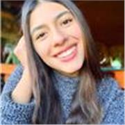 Soy estudiante de periodismo y de comunicación, doy clases de inglés y/o de español