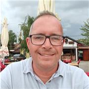 English tutor with 8 years experience - offering conversation practice with a native speaker!