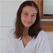 Estudiante de tercer año de carrera con un nivel C1 de Inglés (Advanced, Cambridge). Conocimientos de Inglés americano y británico