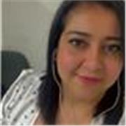 Profesor de inglés que imparte clases a niños