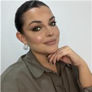 Damos clases de auto maquillaje. Aprende a realizarte un maquillaje de día y de noche perfecto para ti. Aprenderás a maquillar muy bien tus ojos, sabrás cómo realizar una piel perfecta y te enseñaremos todos los trucos y tips, no nos guardamos nada Apúnta