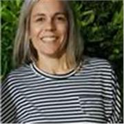 Profesional imparte clases para chicos y adultos de Contabilidad y Matemáticas básica en forma online.