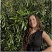 Profesora no titulada con mas de 6 meses de experiencia con niños