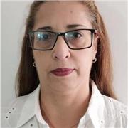 Profesora de apoyo para niños y niñas de jardín hasta primaria