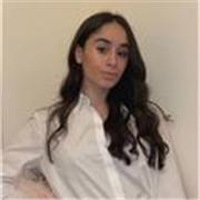 studentessa di ingegneria da ripetizioni di matematica