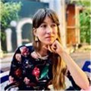 Laureanda in montaggio video, offro lezioni di inglese. Ho vissuto e studiato all estero per 7 anni e ho appreso un livello di inglese sia professionale sia informale, con modi di dire e frasi che ho imparato vivendo in Scozia. Dal livello base a quello a