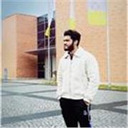 English tutor who helps people to learn and speak English smoothly