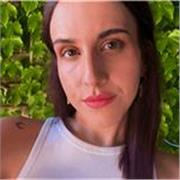 Profesora titulada en Periodismo con máster en Crítica Cinematográfica. Clases en formato online.