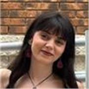 Profesora de apoyo para primaria y la ESO para todas las asignaturas, aunque también apoyo en sociales y humanidades de bachillerato