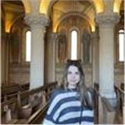 Je suis étudiante en deuxième année de psychologie et je peux donner des cours du primaire au collège toute matière confondu et au lycée dans les matières littéraire !