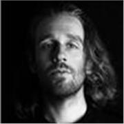 Envie d’apprendre les bases de la photographie, vous perfectionner apprendre à shooter au flash ou à maîtriser un appareil photo ?