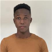 Profesor de sistemas imparte clases de desarrollo de software en lenguaje Python