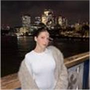 Profesor de primaria apto para todas las edades y niveles.