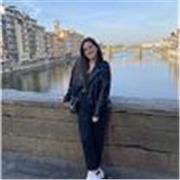 Laureata in giurisprudenza elargisce lezioni di diritto