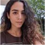 Laureata in filosofia e specializzata in scienze filosofiche impartisce lezioni di storia della filosofia per ragazzi del liceo che vogliono comprendere criticamente e chiaramente il pensiero dei grandi autori padri del ragionamento intellettuale