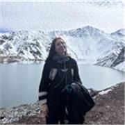 Titulada en logopedia, con más de 5 años de experiencia en el área infantil. He trabajado con niños con NEE .