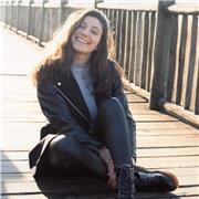 Futura profesora de Educación Infantil con capacidad para ayudar con los deberes y enseñar a niños y niñas de infantil y primaria. Experiencia con niños/as como monitora de tiempo libre. Con título superior de Animadora Sociocultural