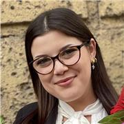 Ciao! Sono una neolaureata con estrema voglia di inculcare le mie conoscenze ai ragazzi