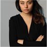 Studentessa presso la facoltà di giurisprudenza impartisce lezioni private