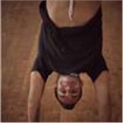 Acrorganic Practica de movimiento enfocada en el estudio educativo y funcial de la acrobacia y la danza contemporánea para hacer un híbrido de movimiento
