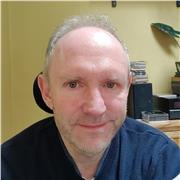 I'm a native speaker with five years' experience as a teacher in Italy and France